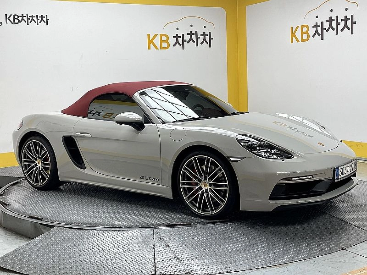 PORSCHE 718 BOXSTER