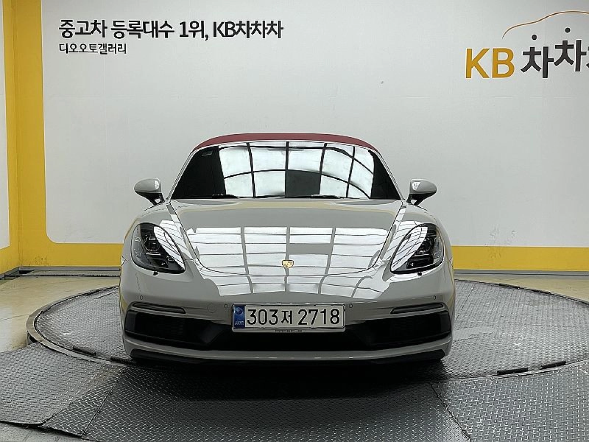 PORSCHE 718 BOXSTER