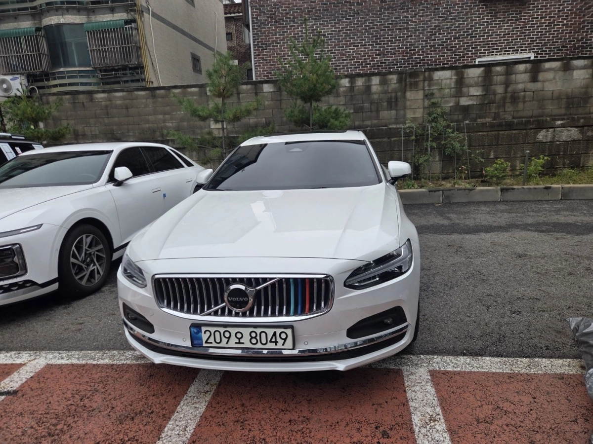 VOLVO S90