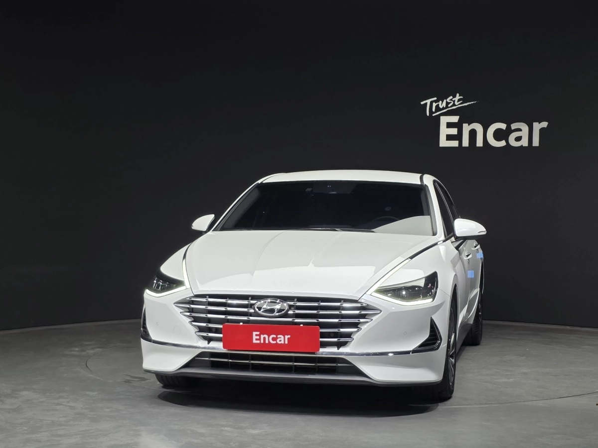 HYUNDAI SONATA HYBRID DN8