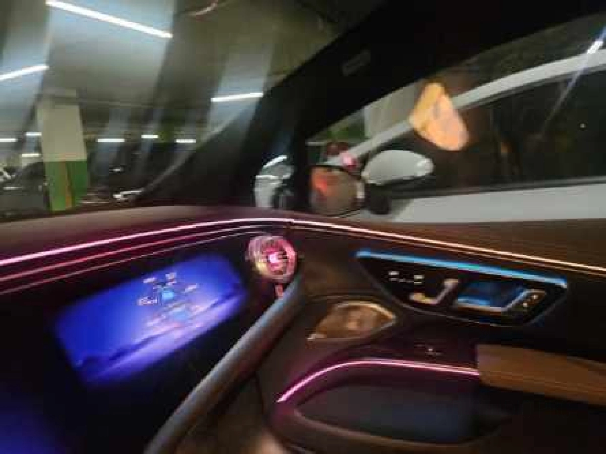 MERCEDES BENZ EQS V297  2023