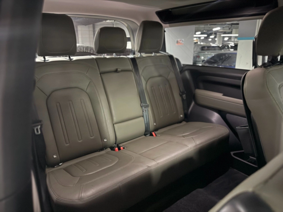 LAND ROVER DEFENDER L663