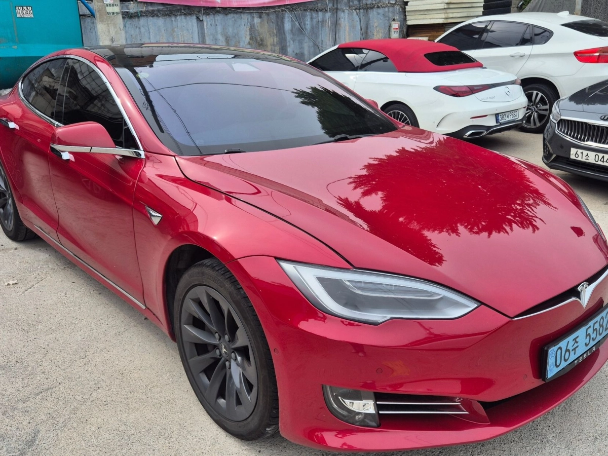 TESLA MODEL S