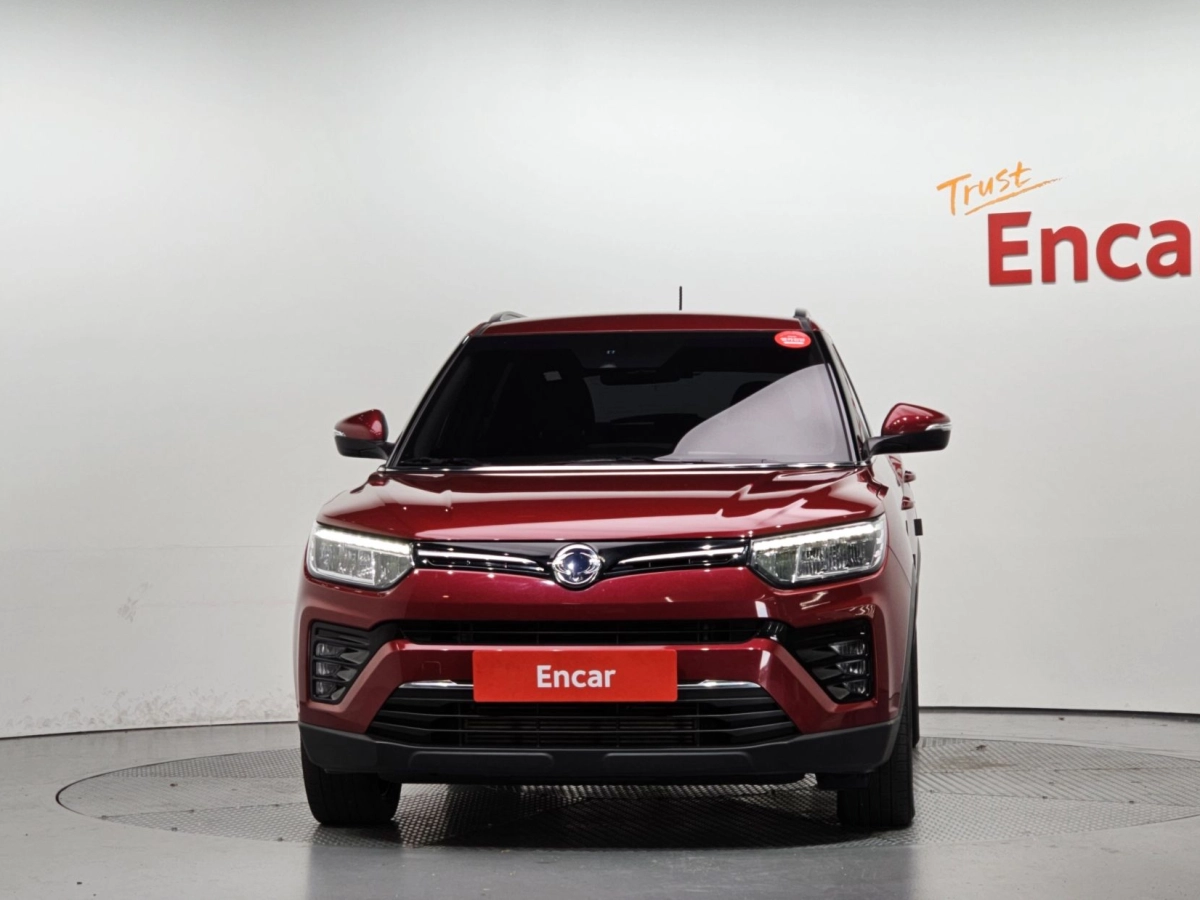 SSANGYONG TIVOLI VERY NEW