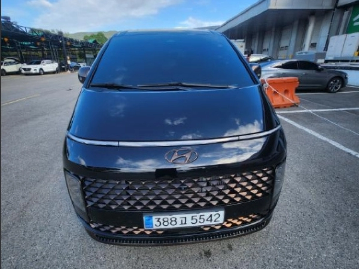 HYUNDAI STARIA 2023