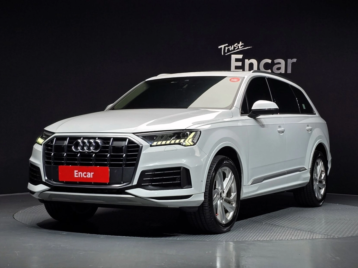 AUDI Q7 4M  2023