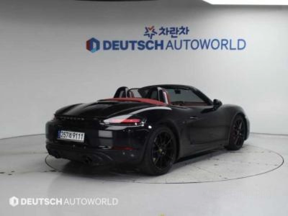 PORSCHE 718 BOXSTER