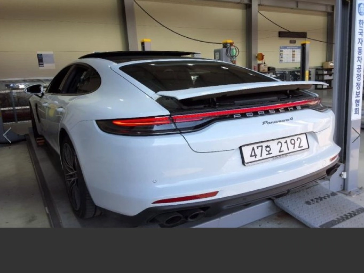 PORSCHE PANAMERA 971