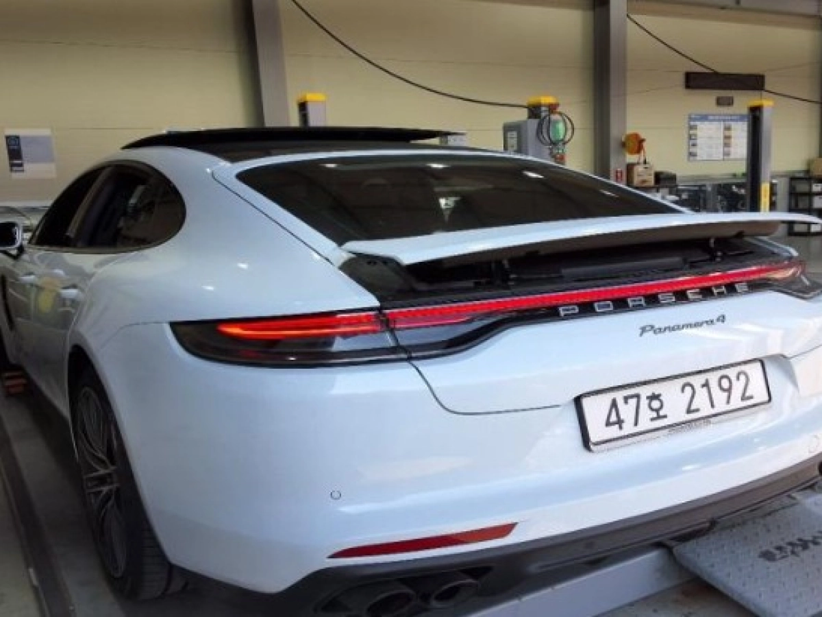 PORSCHE PANAMERA 971