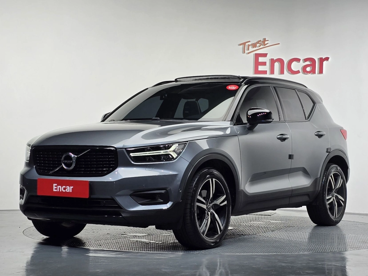 VOLVO XC40  2019