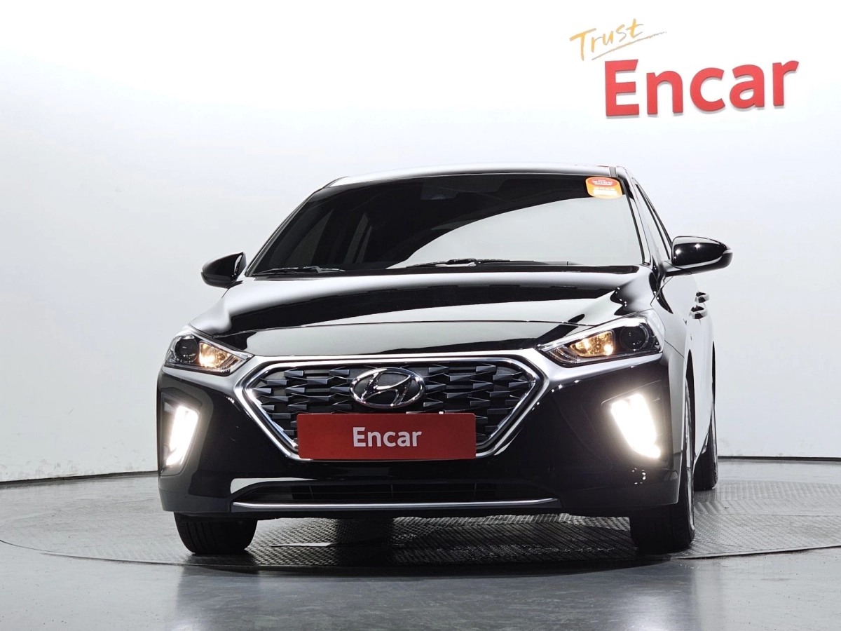 HYUNDAI IONIQ HYBRID