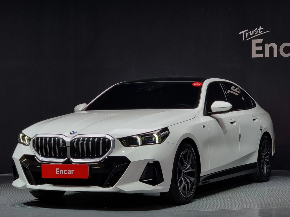 BMW 5-SERIES G60 2024