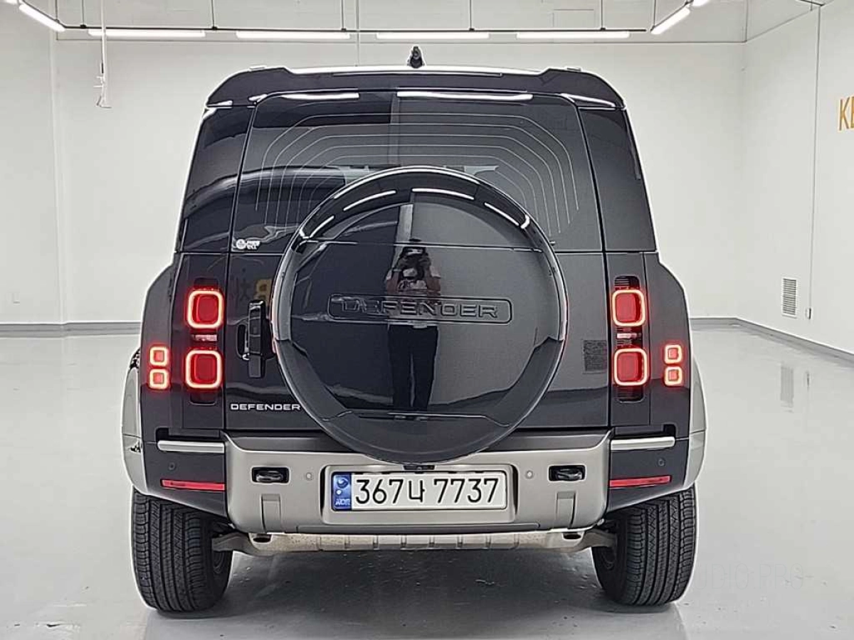 LAND ROVER DEFENDER L663