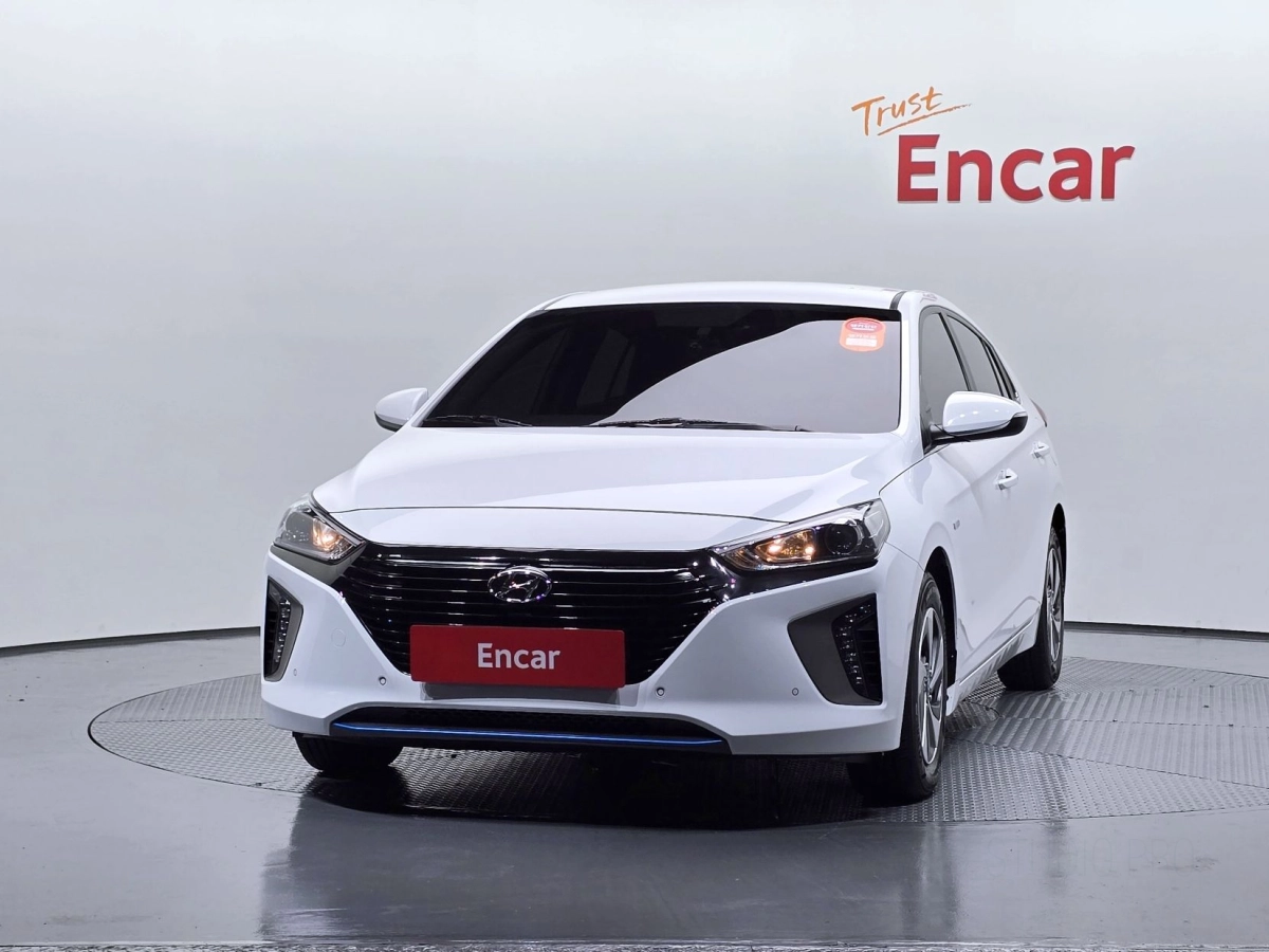 HYUNDAI IONIQ HYBRID