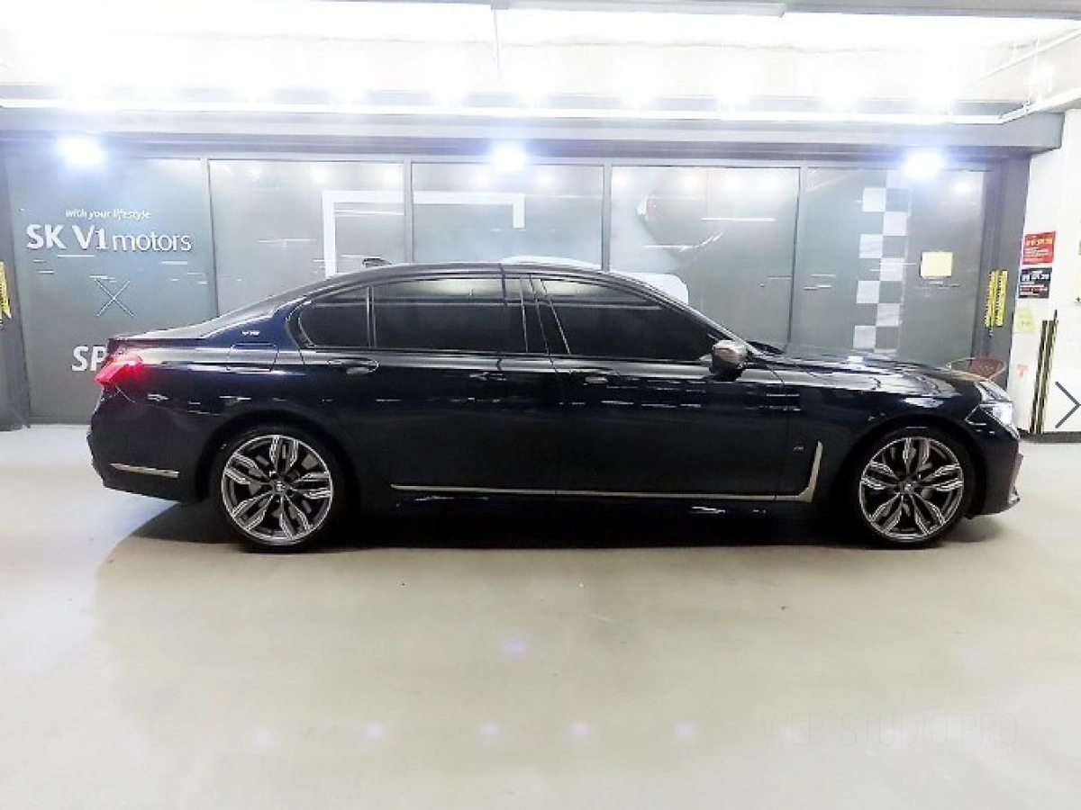 BMW 7-SERIES G11