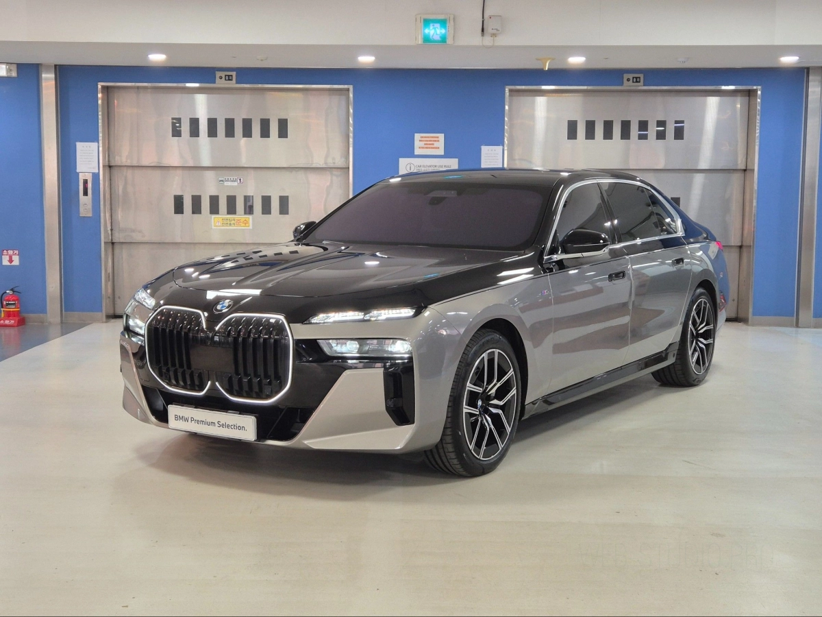 BMW 7-SERIES G70