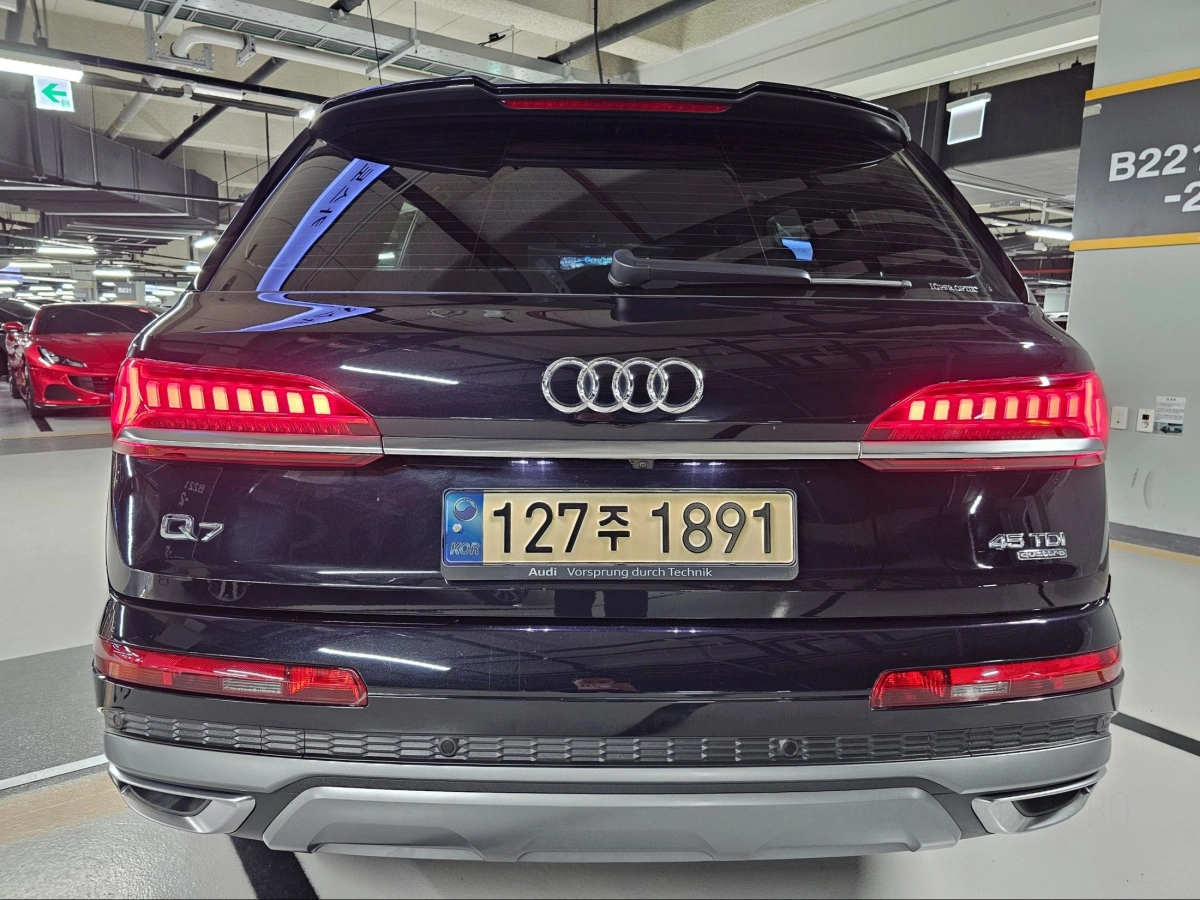 AUDI Q7 4M