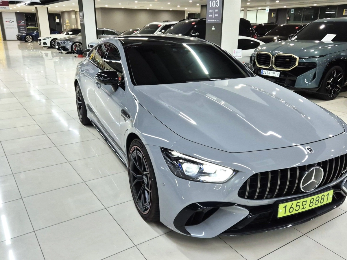 MERCEDES BENZ AMG GT  2023