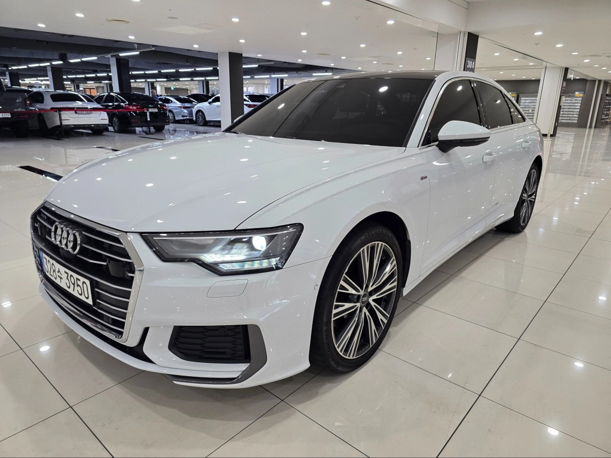 AUDI A6 C8