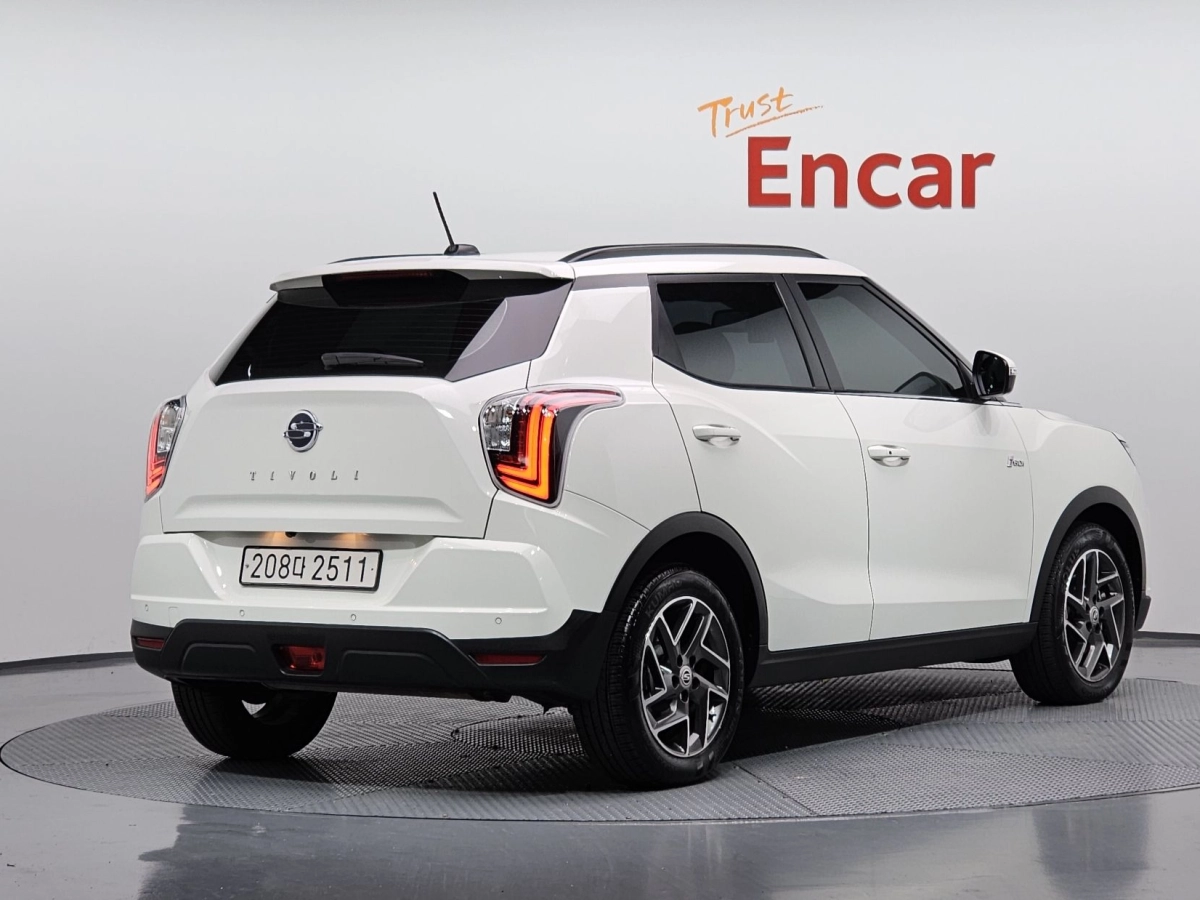 SSANGYONG TIVOLI VERY NEW