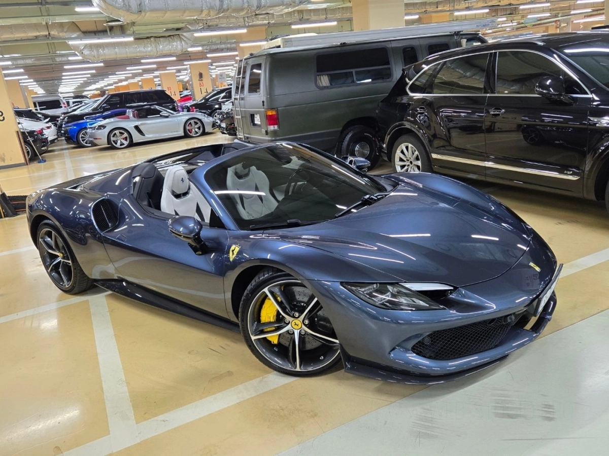 FERRARI 296 GTS  2024