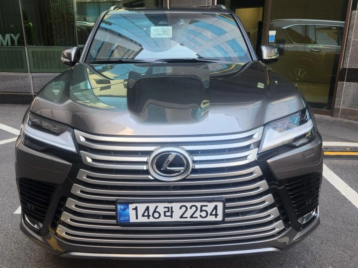 LEXUS LX  2025