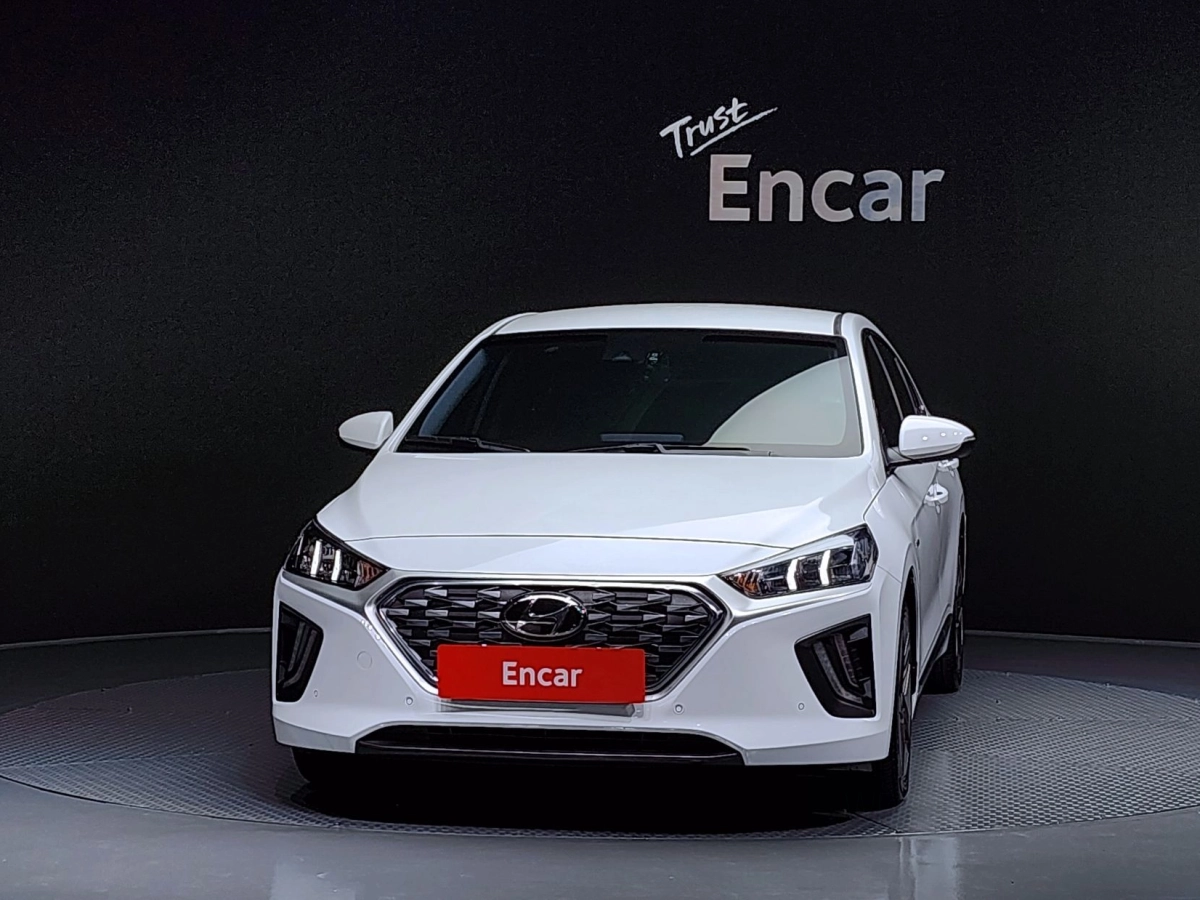 HYUNDAI IONIQ HYBRID