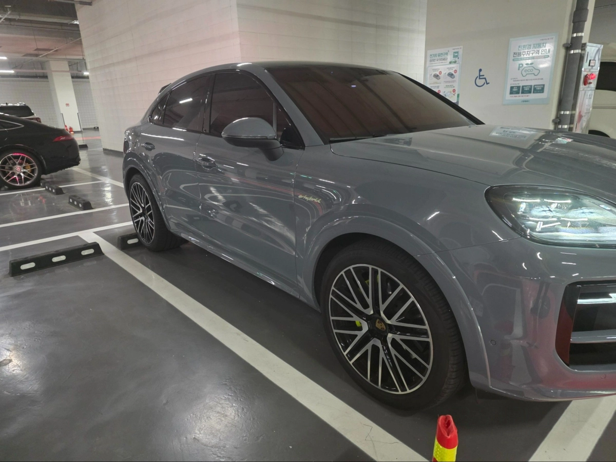 PORSCHE CAYENNE PO536