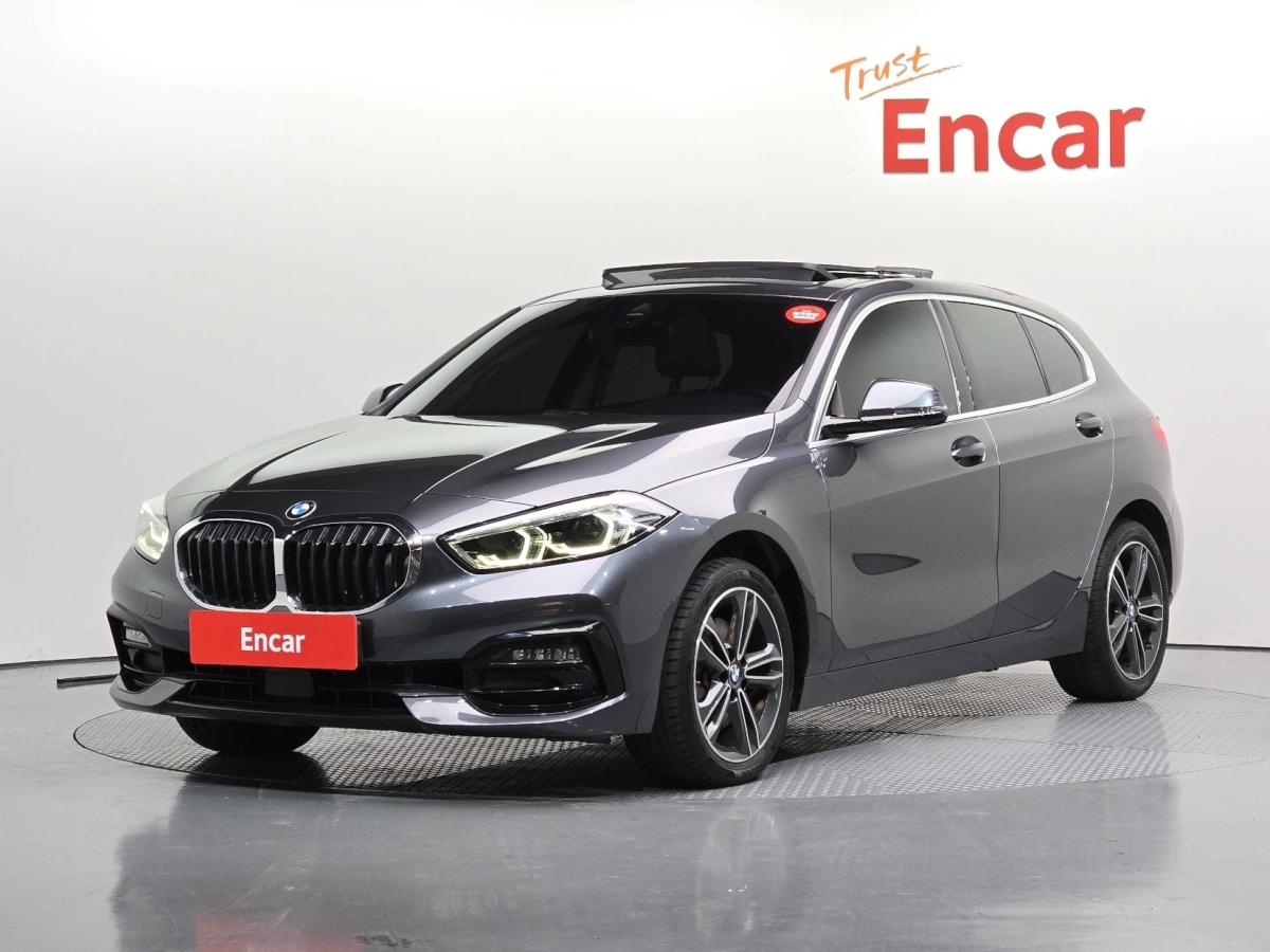 BMW 1-SERIES F40  2021