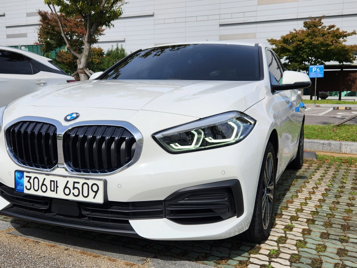 BMW 1-SERIES F40  2021