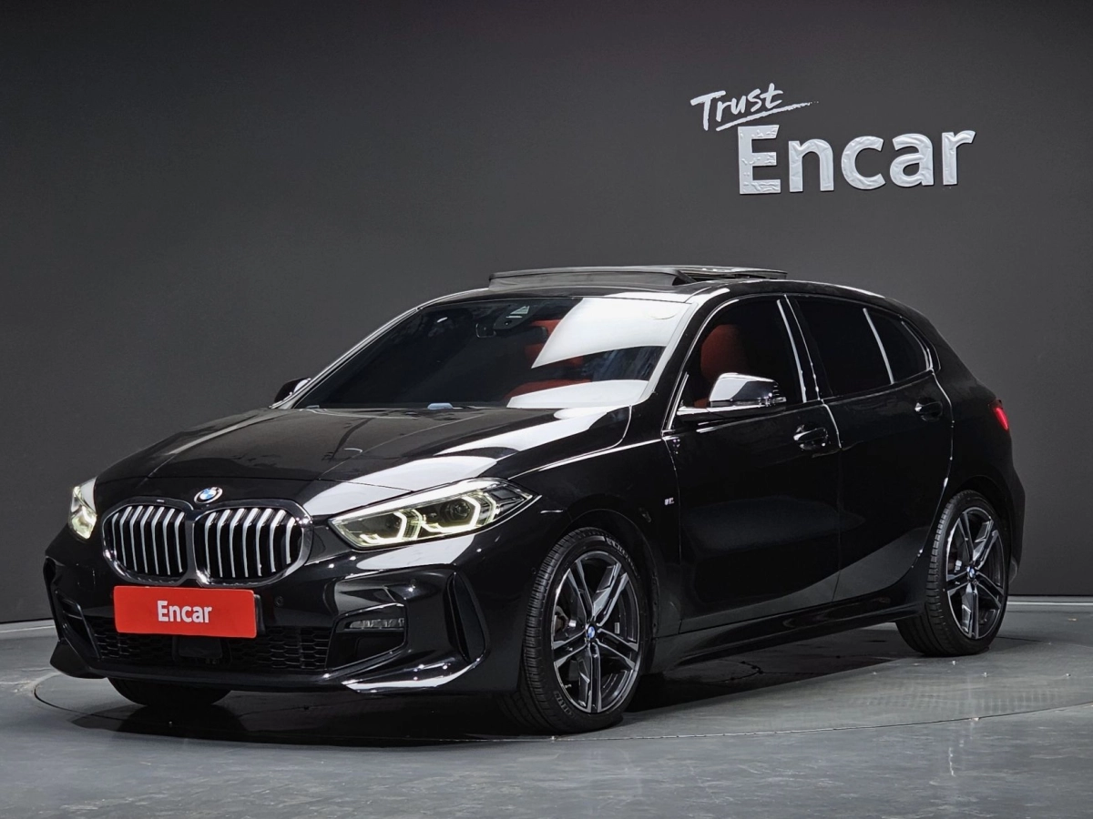 BMW 1-SERIES F40  2021