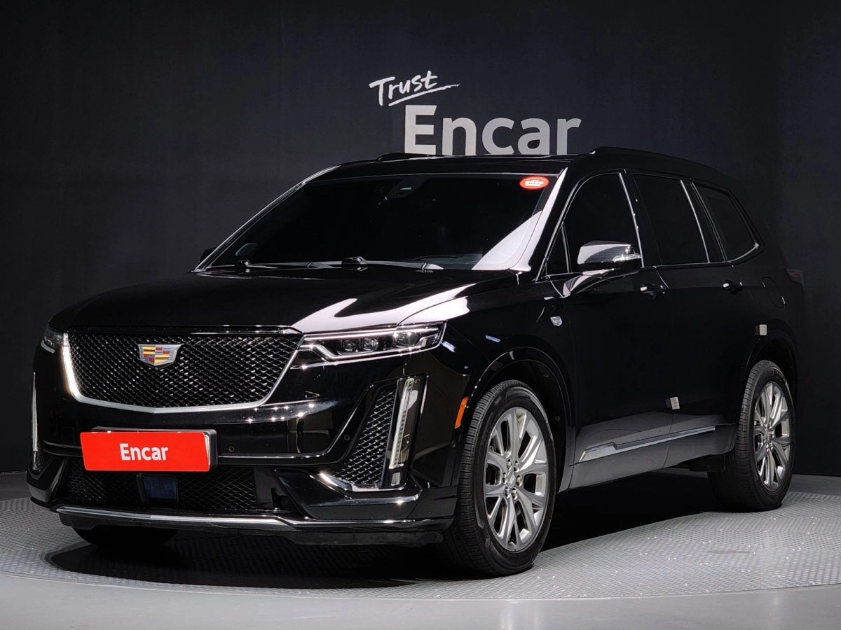 CADILLAC XT6
