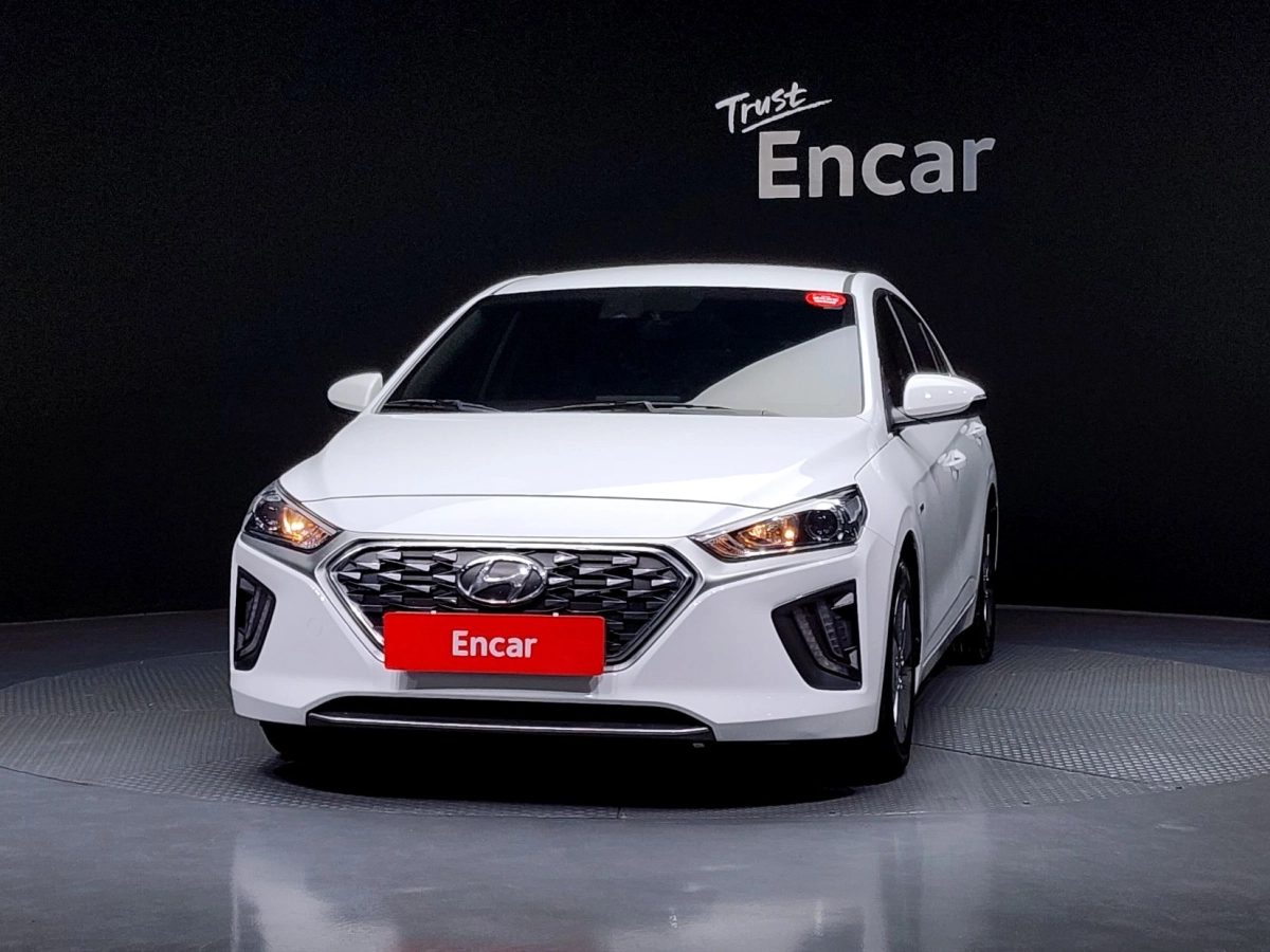 HYUNDAI IONIQ HYBRID