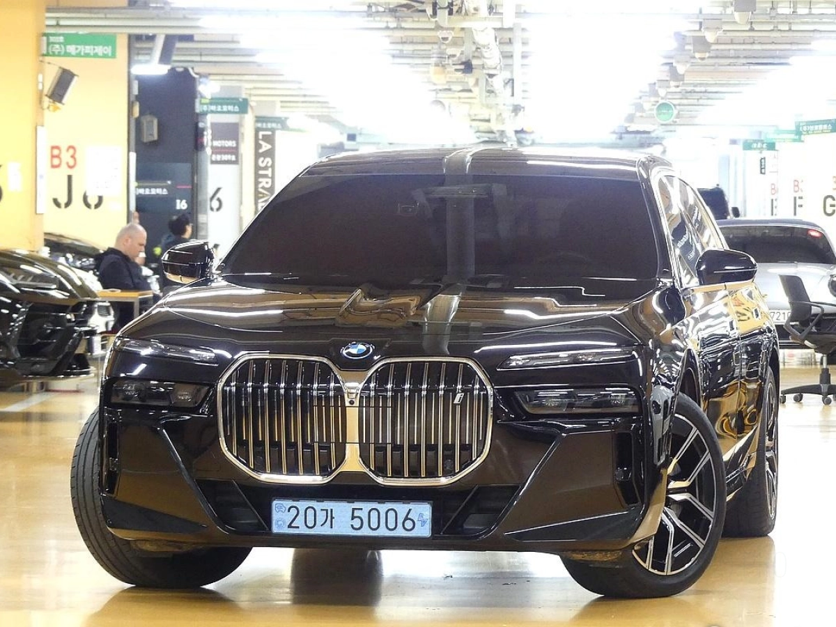 BMW I7 G70