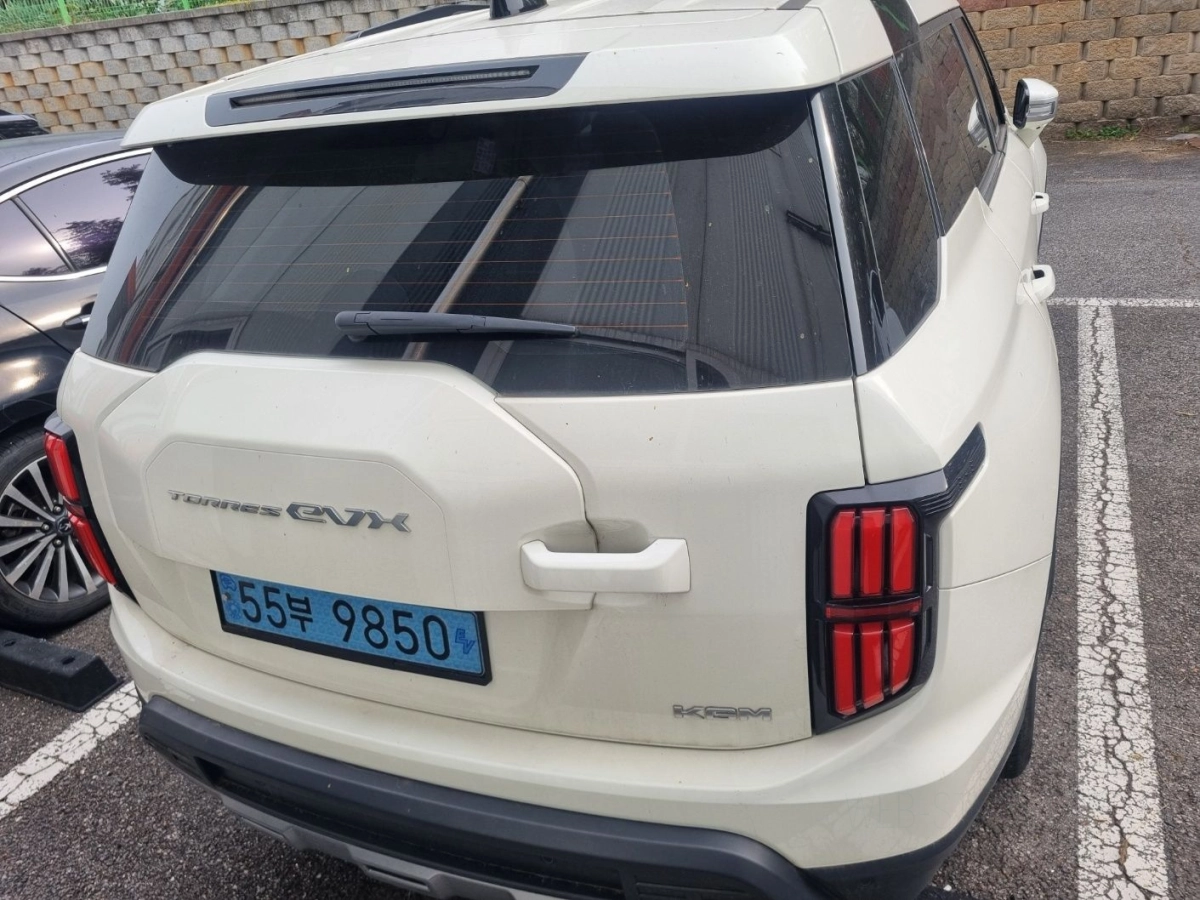 SSANGYONG TORRES EVX