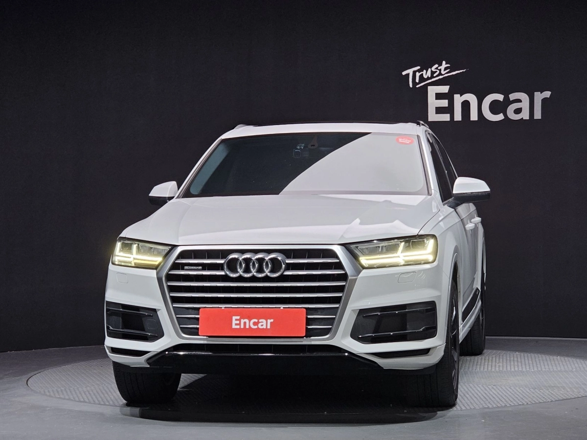 AUDI Q7 4M