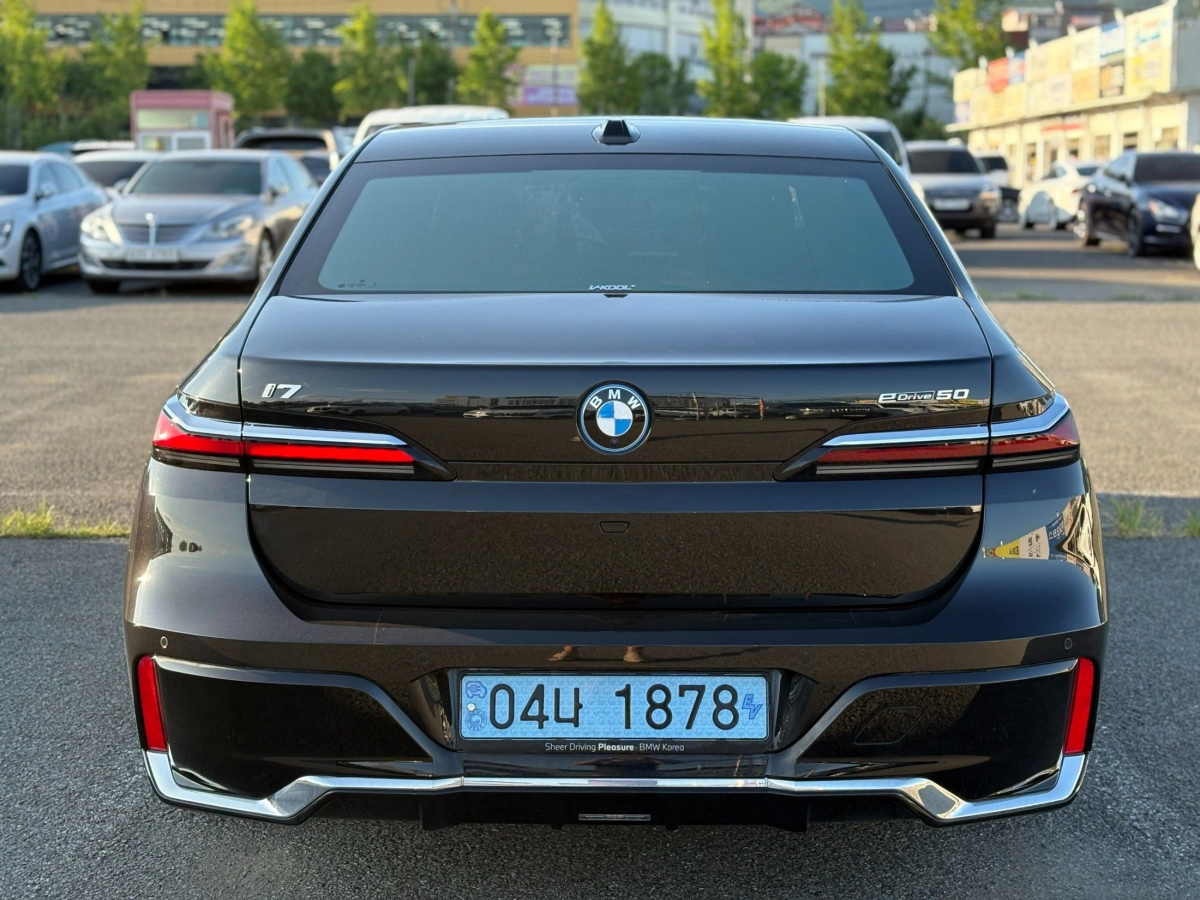 BMW I7 G70
