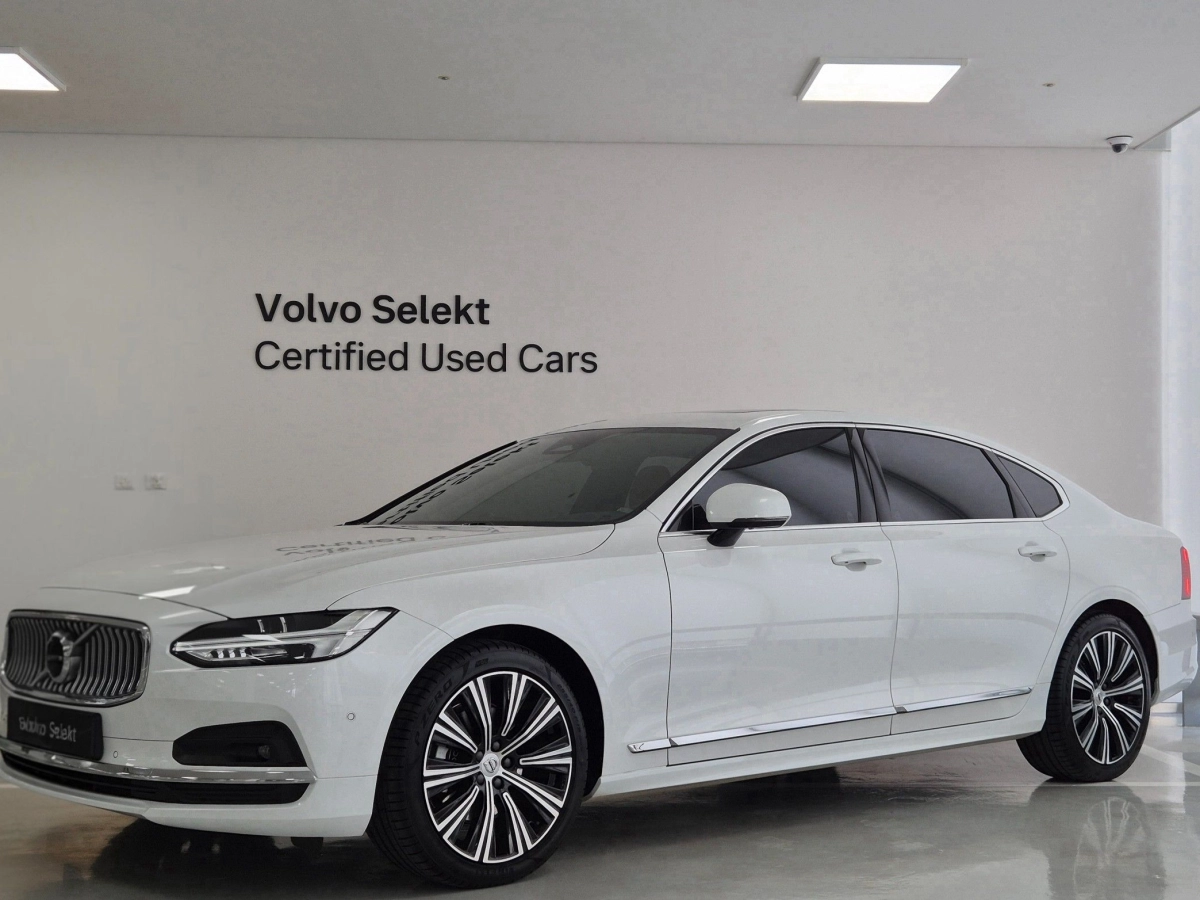 VOLVO S90