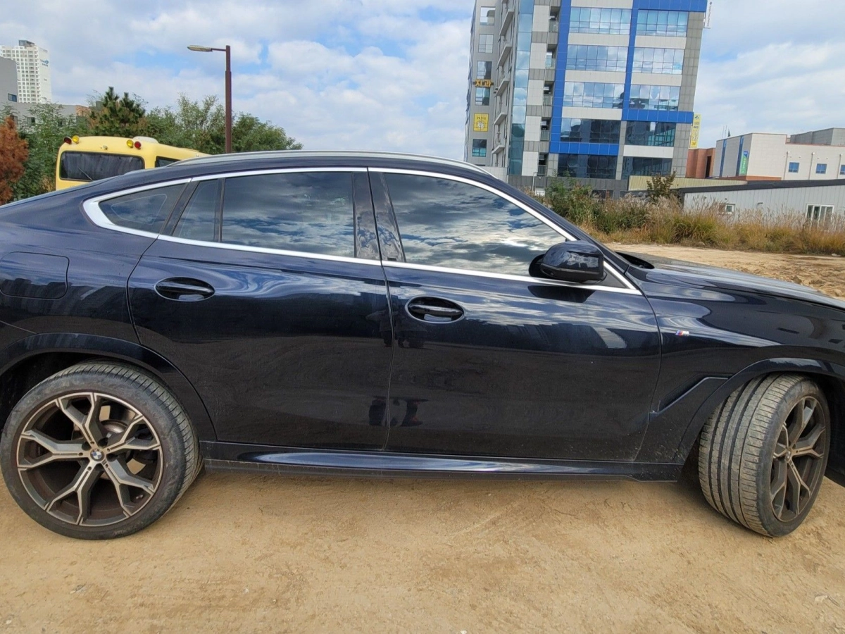 BMW X6 G06