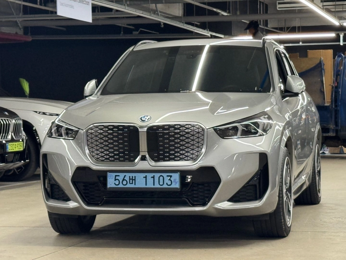 BMW IX1 U11  2024