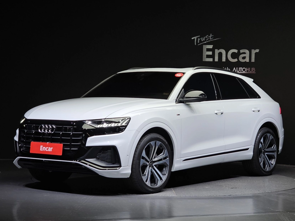 AUDI Q8 4M