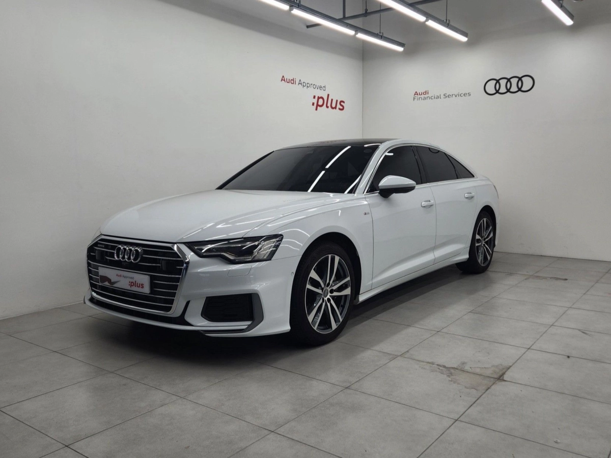 AUDI A6 C8