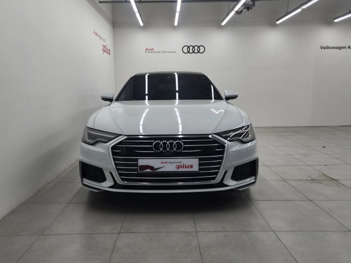 AUDI A6 C8