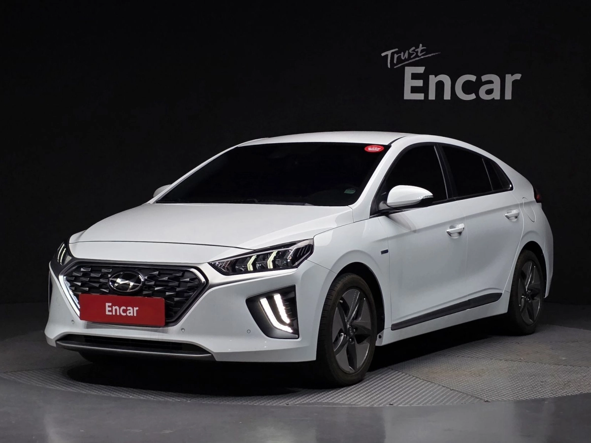 HYUNDAI IONIQ HYBRID