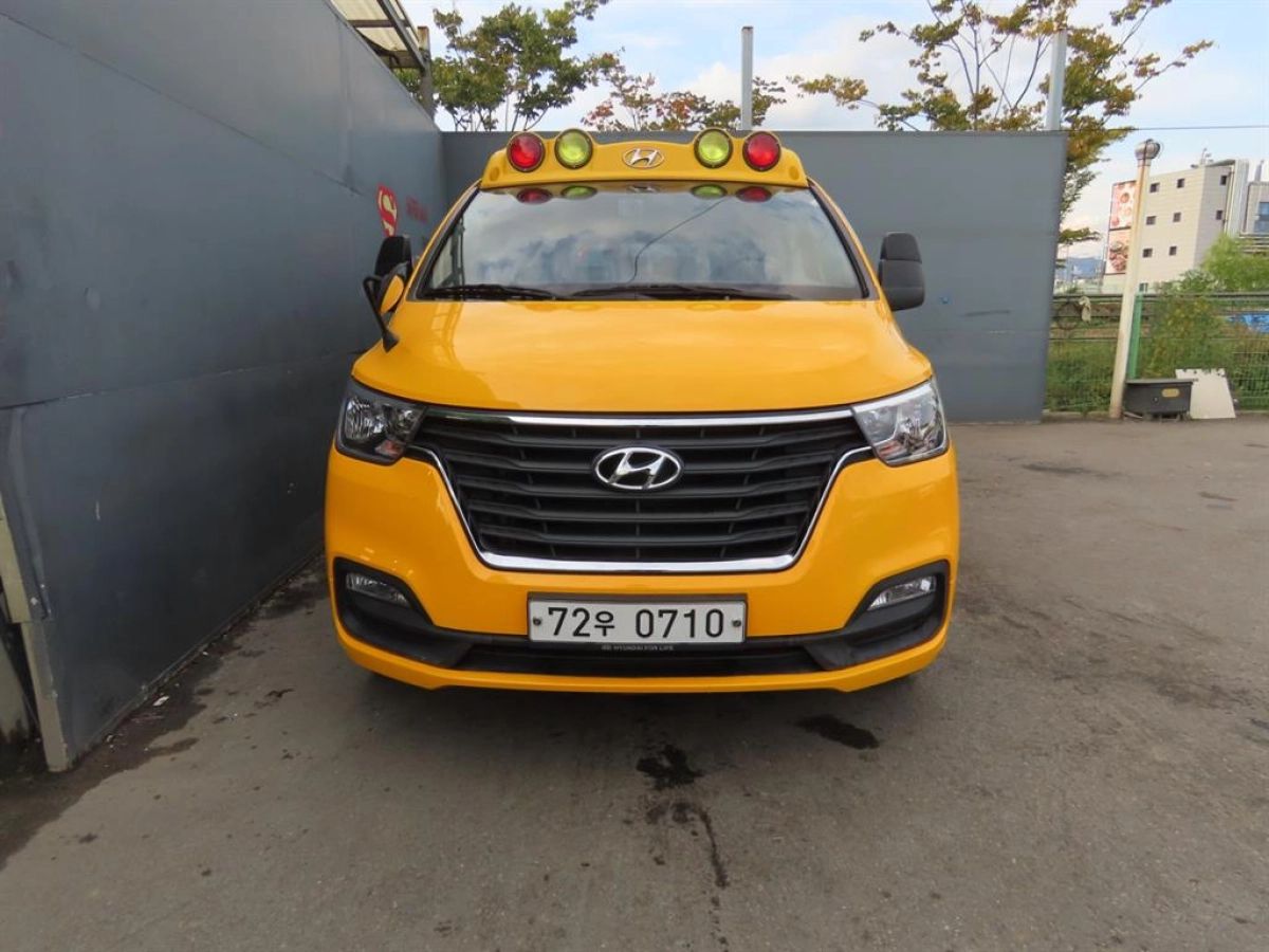 HYUNDAI STAREX GRAND