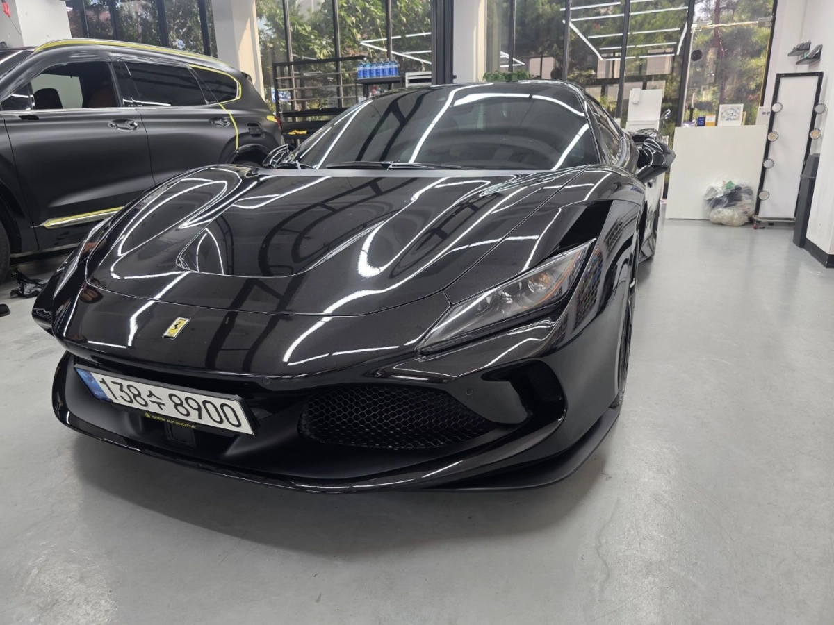 FERRARI F8 SPIDER  2021