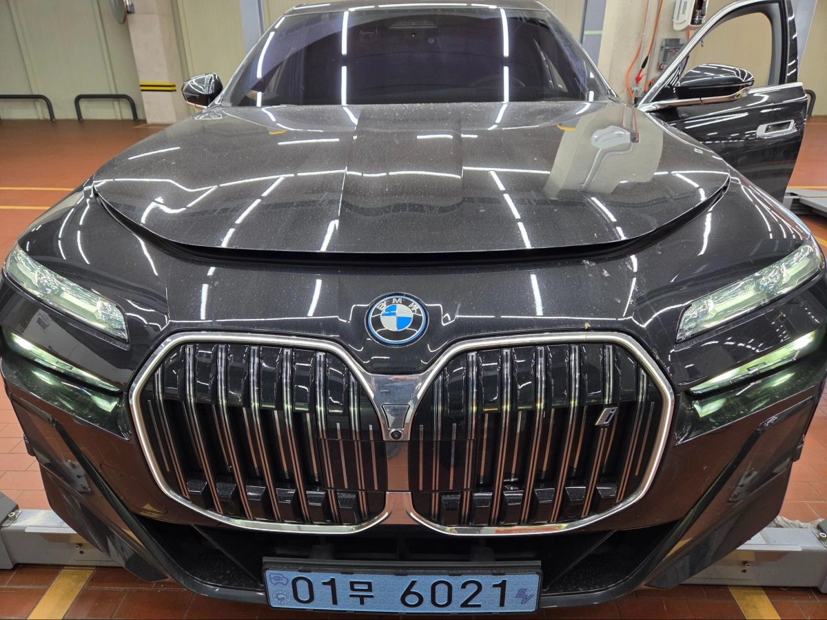 BMW I7 G70