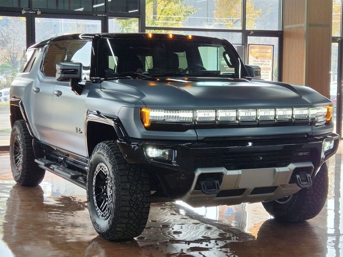 HUMMER EV  2024