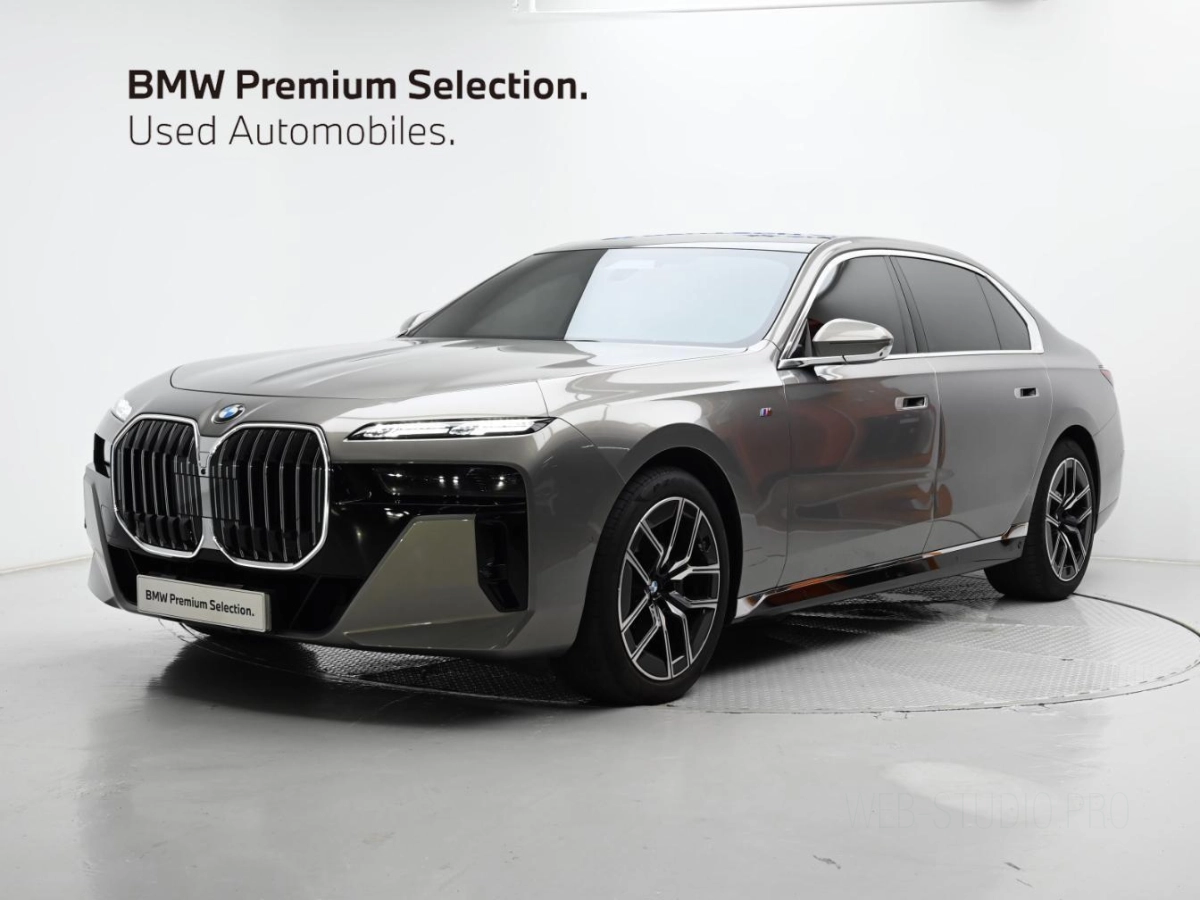 BMW 7-SERIES G70  2023
