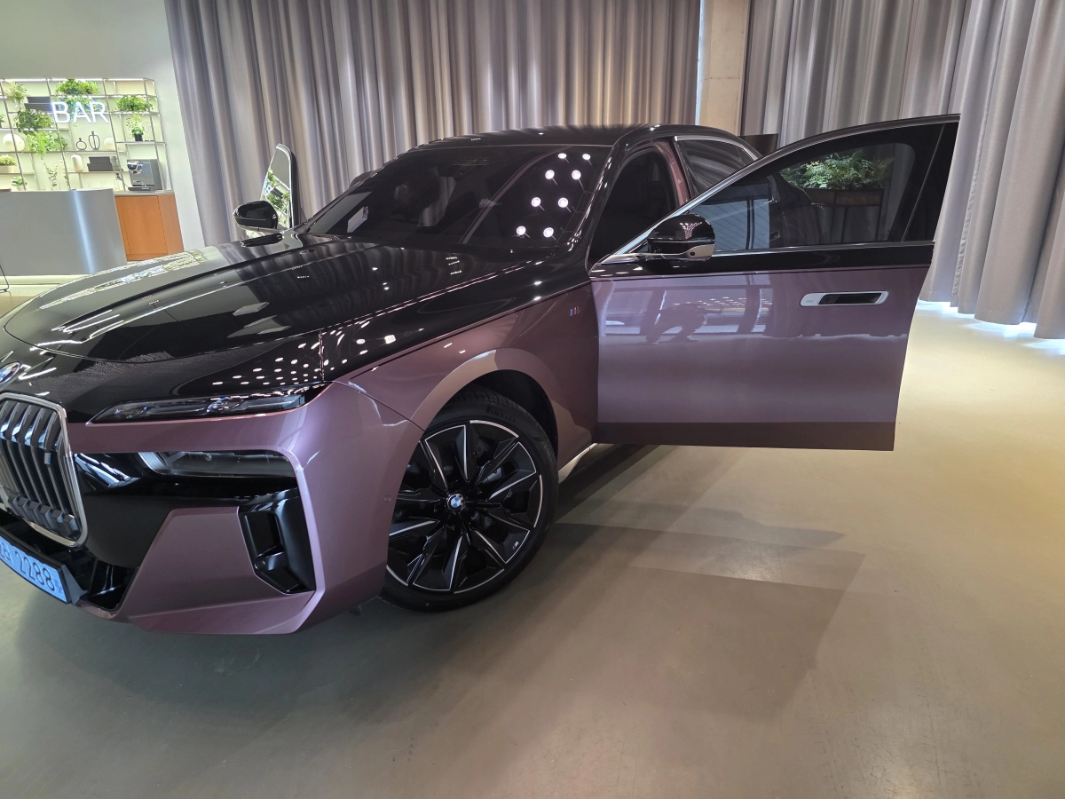 BMW I7 G70